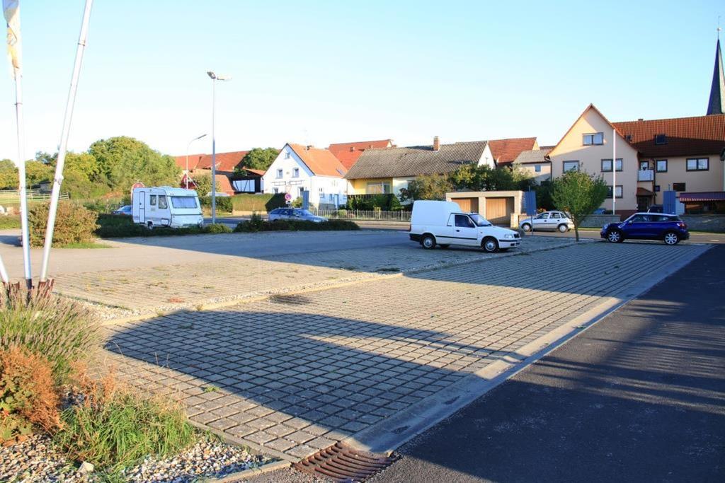 Landgasthof Frankentor Wasserlosen Exterior photo